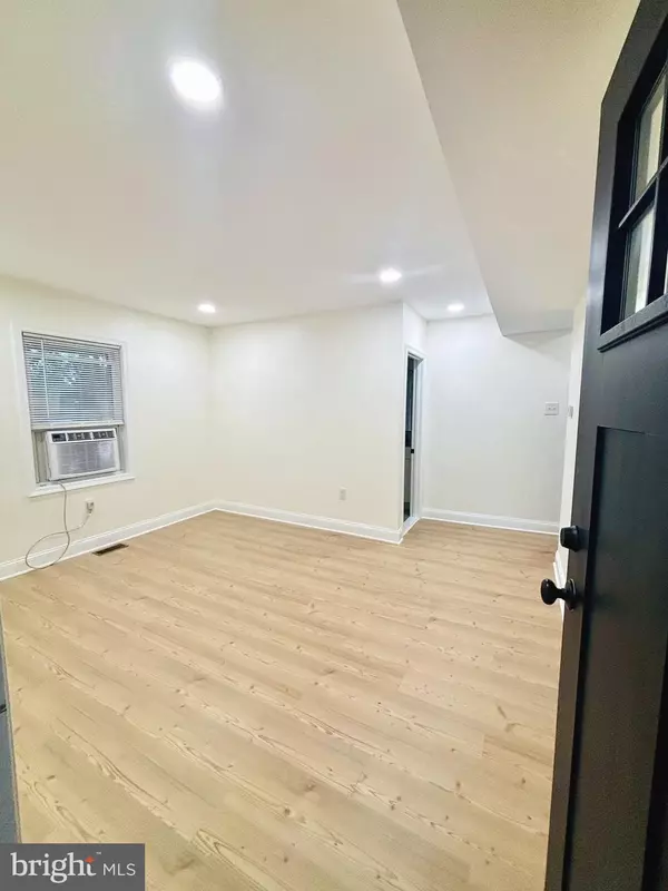 Stratford, NJ 08084,101 JEFFERSON AVE