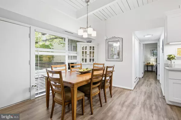 Annandale, VA 22003,7717 DONNYBROOK CT #201