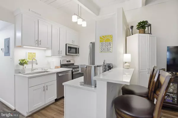 Annandale, VA 22003,7717 DONNYBROOK CT #201