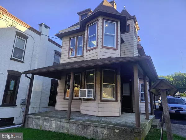 Reading, PA 19606,2228 PERKIOMEN AVE