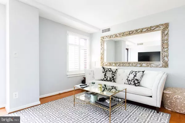 Arlington, VA 22201,2400 CLARENDON BLVD #906