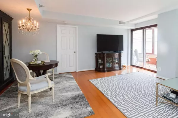 2400 CLARENDON BLVD #906, Arlington, VA 22201