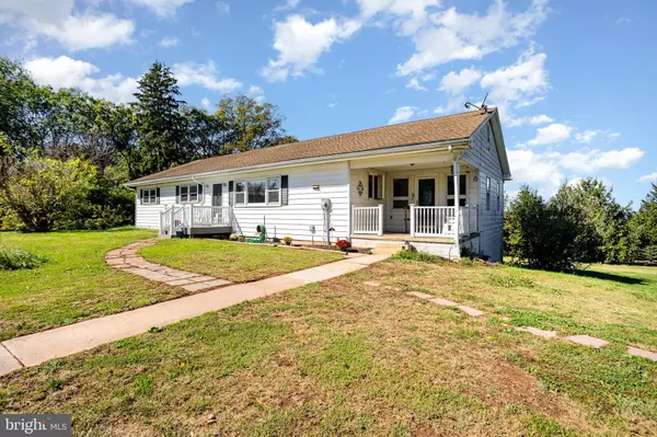 107 PICKETT RD, Dover, PA 17315