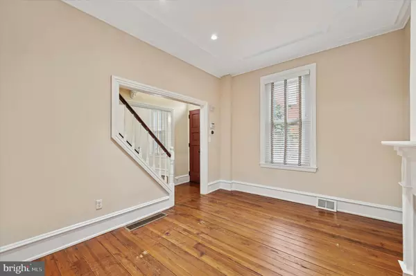 Philadelphia, PA 19146,2202 MADISON SQ