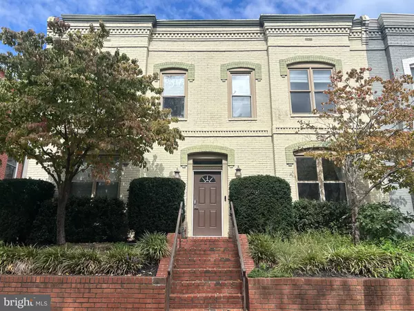 1116 C ST NE #101, Washington, DC 20002