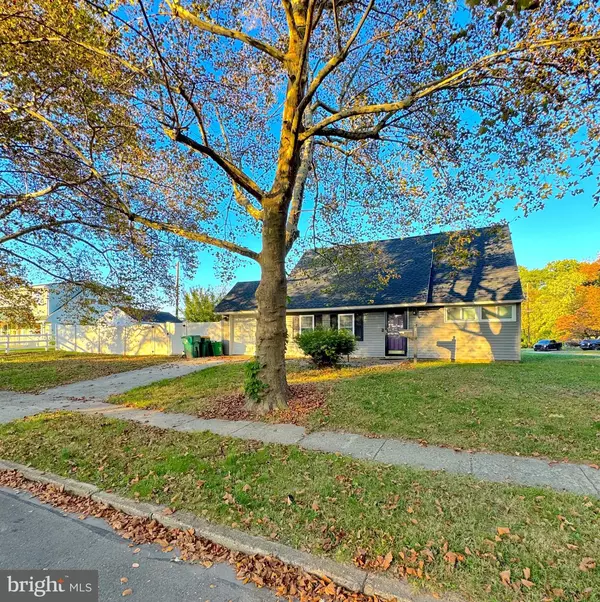 2 KENTUCKY LN, Levittown, PA 19055