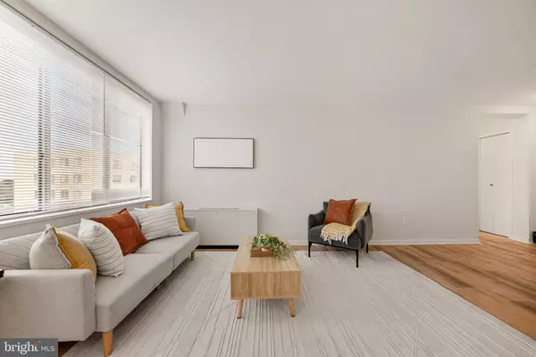 Alexandria, VA 22307,6631 WAKEFIELD DR #819
