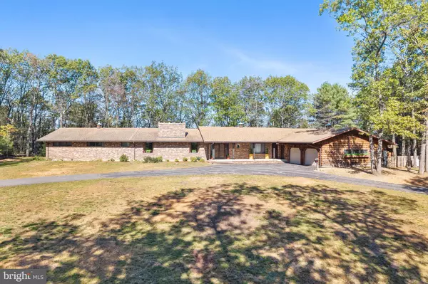 Lehighton, PA 18235,322 MANOR LN E