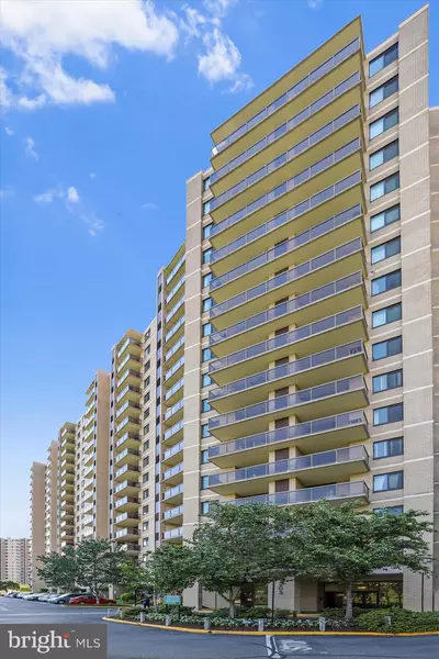 203 YOAKUM PKWY #1002, Alexandria, VA 22304