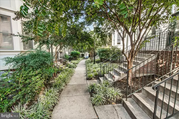 Frederick, MD 21701,18 MAXWELL SQ