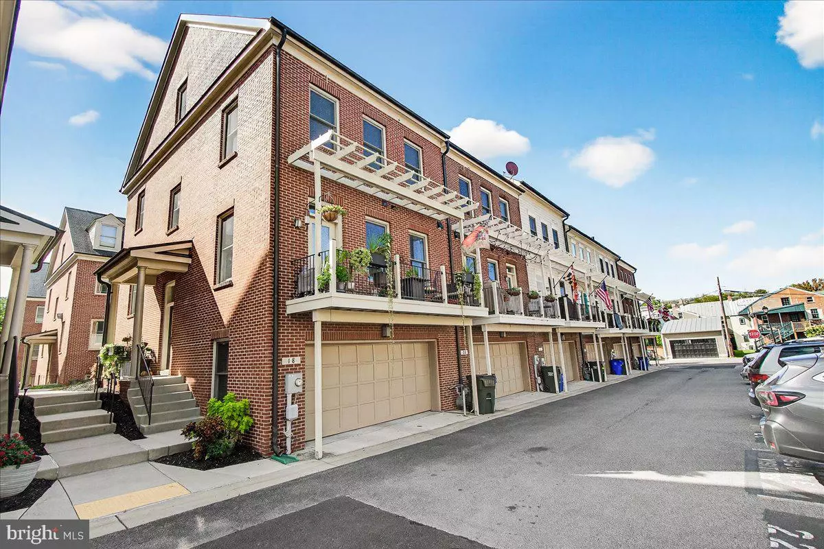 Frederick, MD 21701,18 MAXWELL SQ