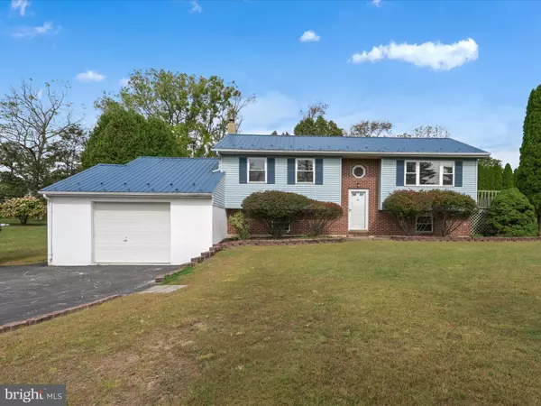 1165 CUSTER DR, Auburn, PA 17922