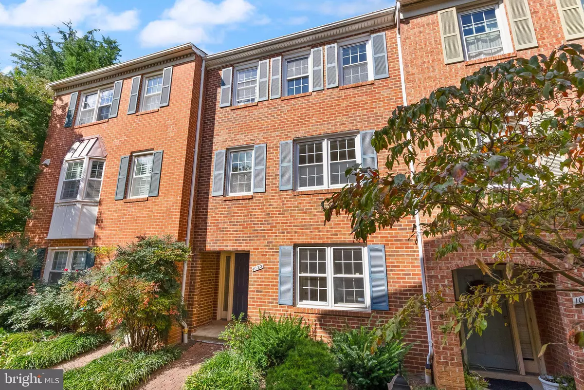 Arlington, VA 22201,1022 N CLEVELAND ST