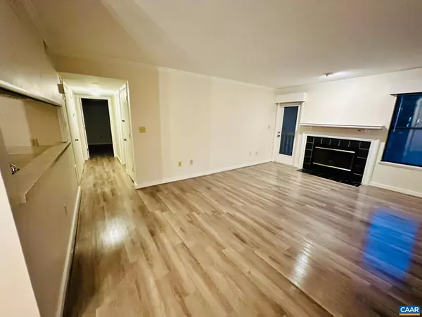 Charlottesville, VA 22911,338 SOUTH PANTOPS DR