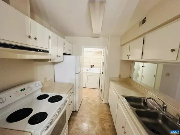 Charlottesville, VA 22911,338 SOUTH PANTOPS DR