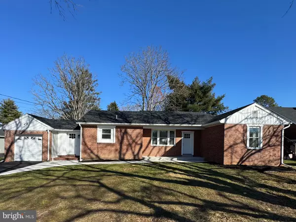 1049 BEAR RD, New Castle, DE 19720