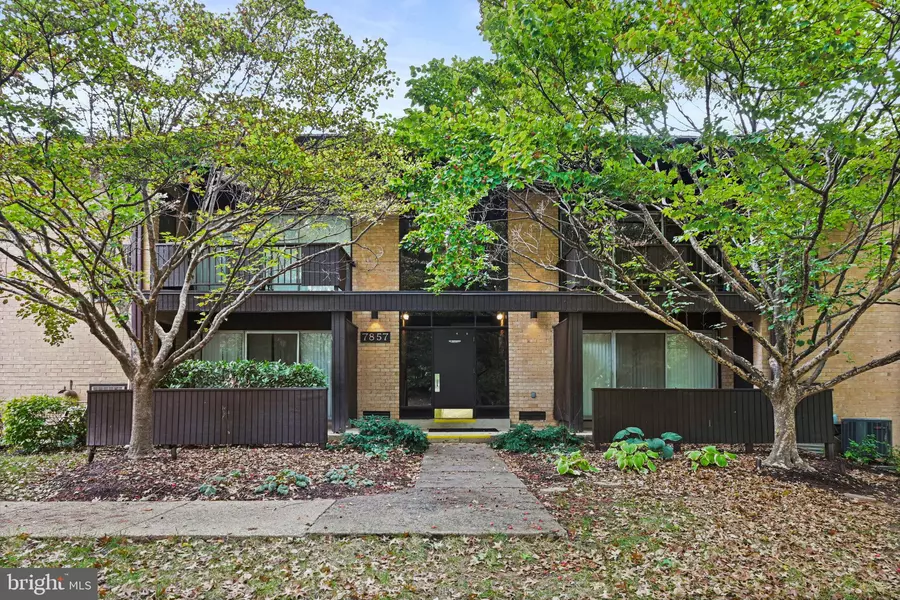 7857 ENOLA ST #208, Mclean, VA 22102