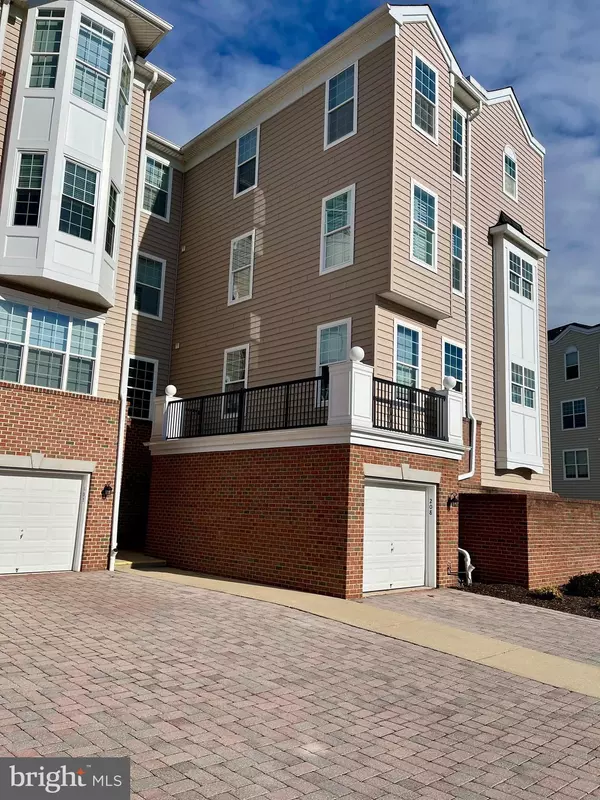 Elkridge, MD 21075,7305 MAPLECREST RD #207