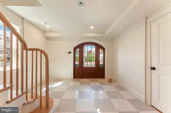 Longport, NJ 08403,3216 PACIFIC AVE