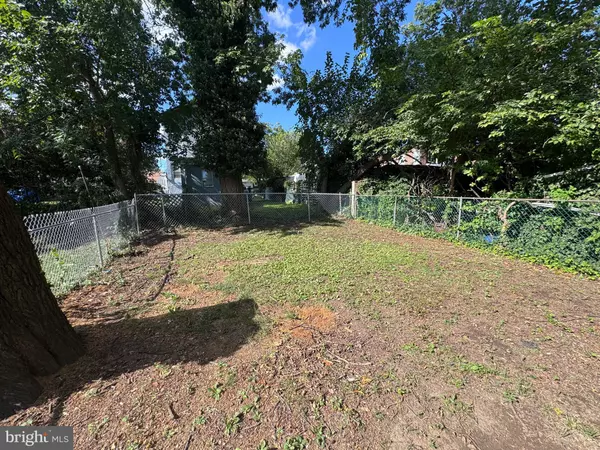 Darby, PA 19023,215 N 9TH ST