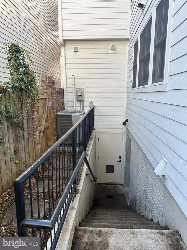 Alexandria, VA 22314,214 S HENRY ST