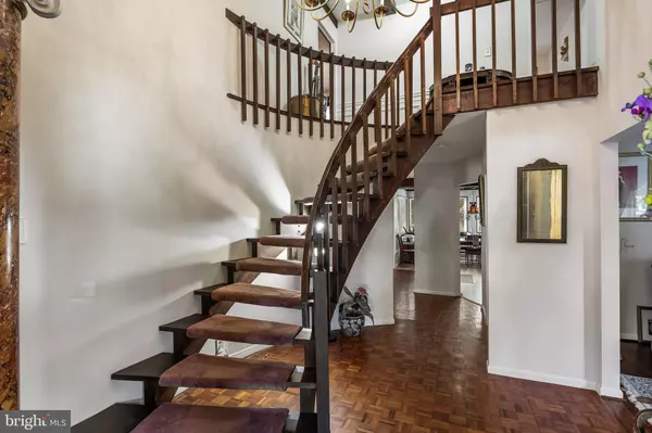 Cherry Hill, NJ 08034,147 GREENVALE RD