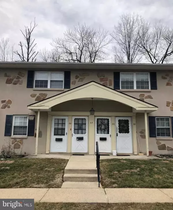 37 SHANNON DR, North Wales, PA 19454