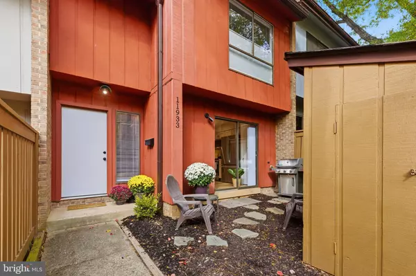 Reston, VA 20191,11933 ESCALANTE CT