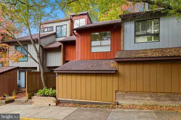 Reston, VA 20191,11933 ESCALANTE CT