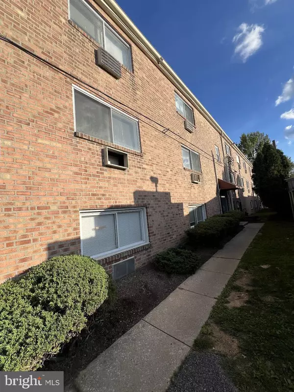Upper Darby, PA 19082,8125 W CHESTER PIKE ##C-5