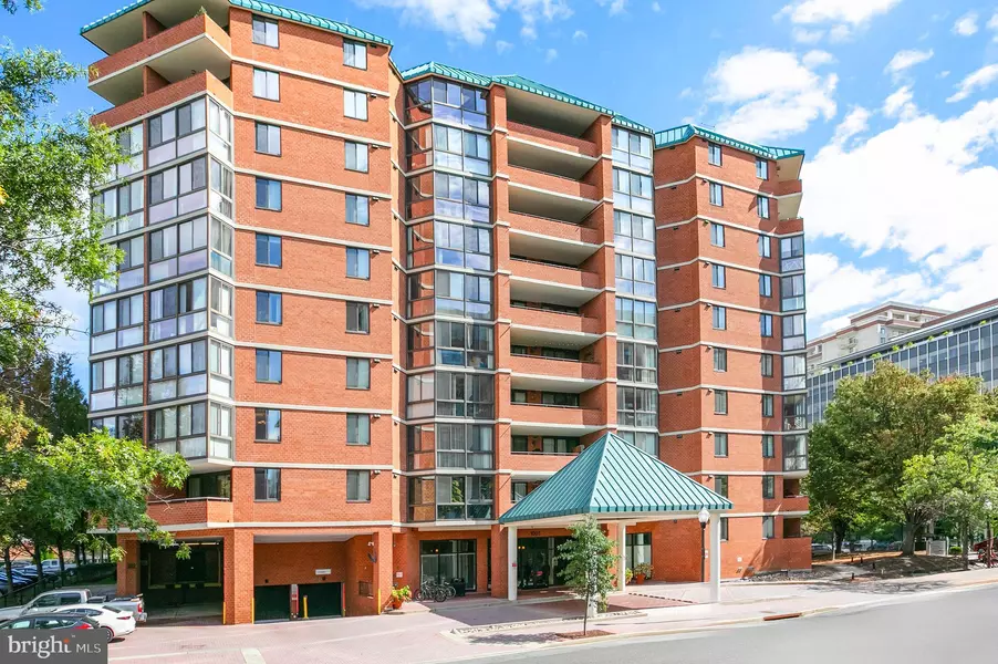 1001 N RANDOLPH ST #215, Arlington, VA 22201