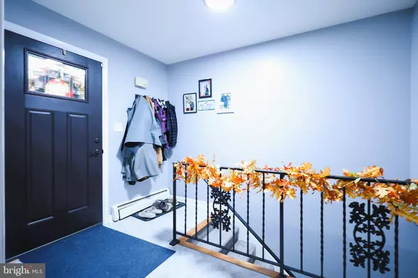 York, PA 17402,379 HOLYOKE DR