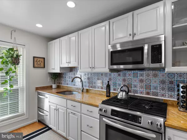 Woodbridge, VA 22192,12030 CARDAMOM DR #12030