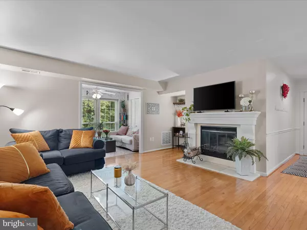 12030 CARDAMOM DR #12030, Woodbridge, VA 22192