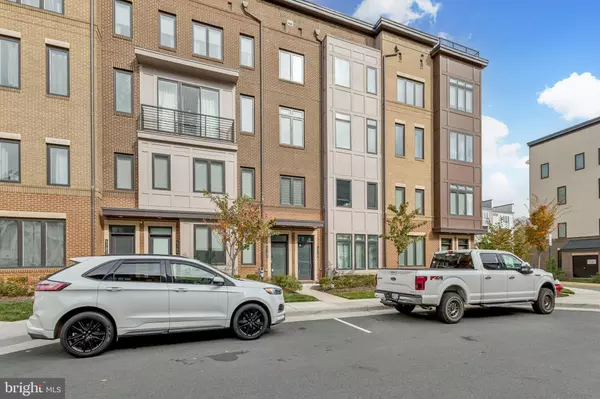 Ashburn, VA 20148,43186 MONGOLD SQ