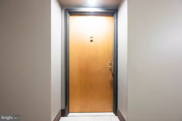 Mclean, VA 22102,1808 OLD MEADOW RD #1115