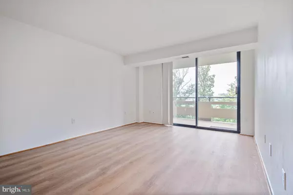 Mclean, VA 22102,1808 OLD MEADOW RD #1115