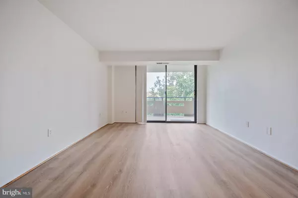 Mclean, VA 22102,1808 OLD MEADOW RD #1115