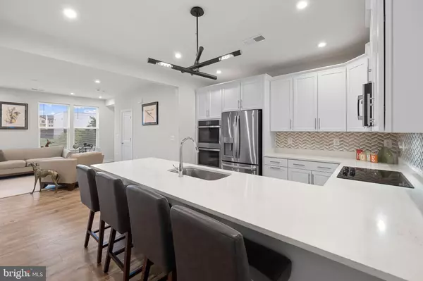 Ashburn, VA 20147,44580 WOLFHOUND SQ