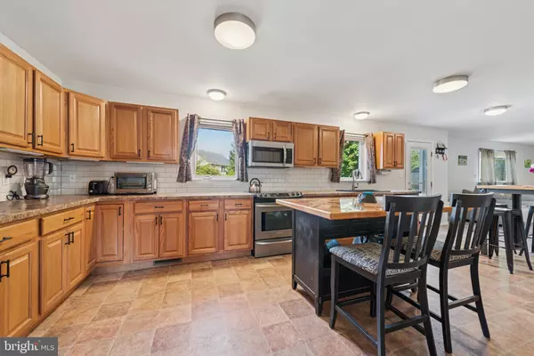 Ephrata, PA 17522,11 CARRIAGE LN