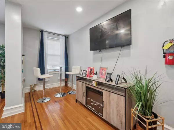 Philadelphia, PA 19126,1733 67TH AVE