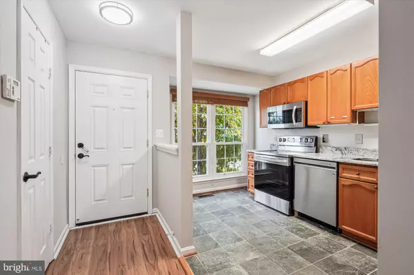 Centreville, VA 20121,14102 AUTUMN CIR