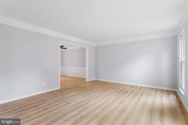 Hyattsville, MD 20783,2807 FALLING BROOK