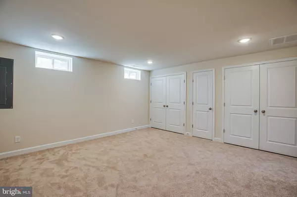 Fredericksburg, VA 22405,20 ANDREWS PLACE