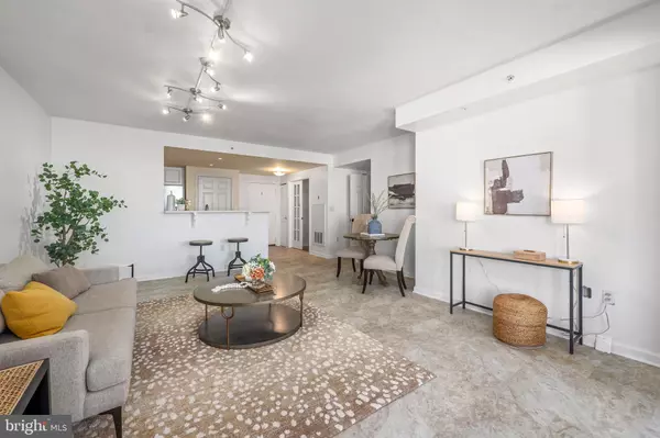 Vienna, VA 22180,2726 GALLOWS RD #1004