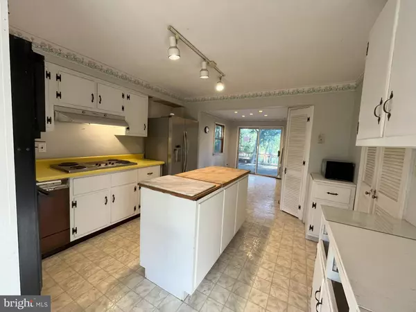 Malvern, PA 19355,11 HARVEY LN