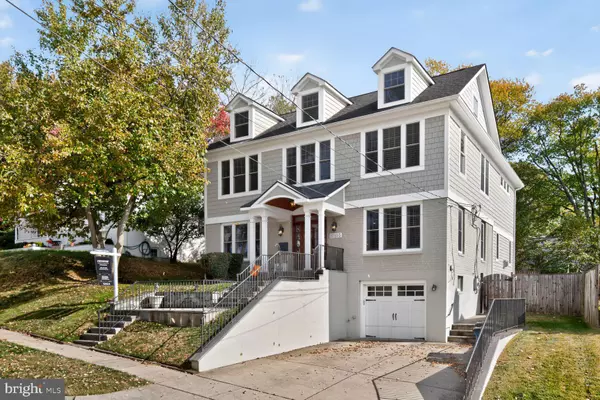 Kensington, MD 20895,10105 CRESTWOOD RD