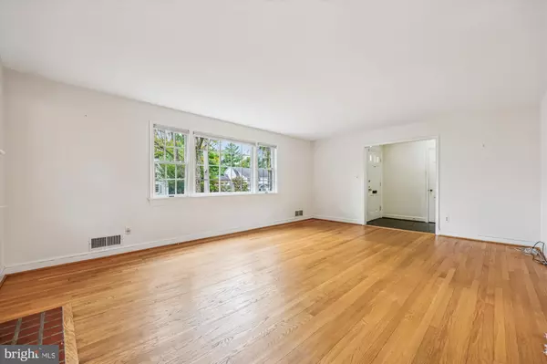 Kensington, MD 20895,4309 GLENRIDGE ST