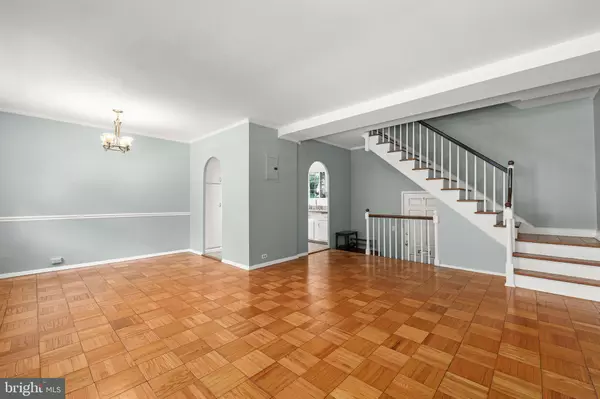 Alexandria, VA 22302,3519 VALLEY DR