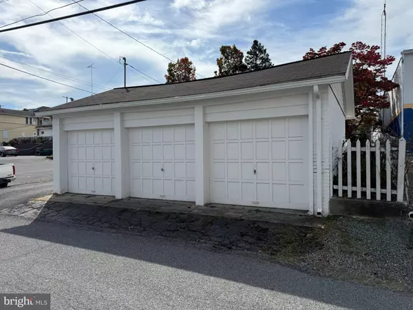 Reading, PA 00000,119 W LANCASTER AVE